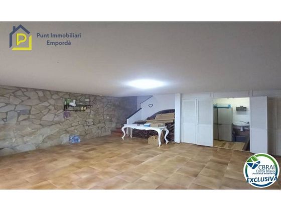 Foto 1 de Venta de casa en Garriguella de 3 habitaciones con terraza