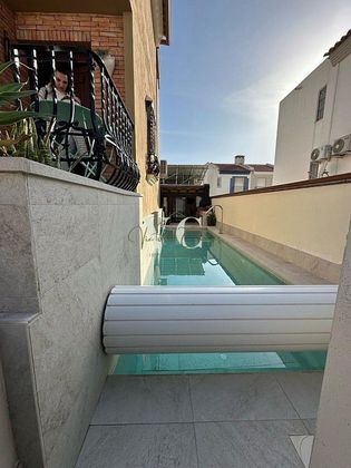 Foto 2 de Venta de casa en Capuchinos de 4 habitaciones con terraza y piscina