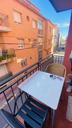 Foto 1 de Alquiler de piso en Avinguda Catalunya de 2 habitaciones con terraza y muebles