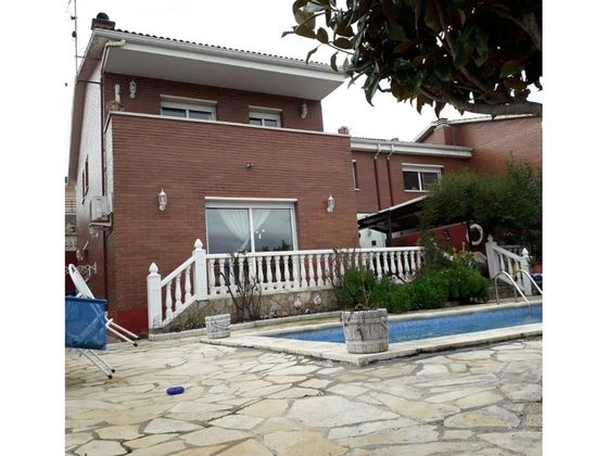 Foto 1 de Casa en venda a Esparreguera de 3 habitacions amb terrassa i piscina