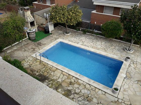 Foto 2 de Casa en venda a Esparreguera de 3 habitacions amb terrassa i piscina