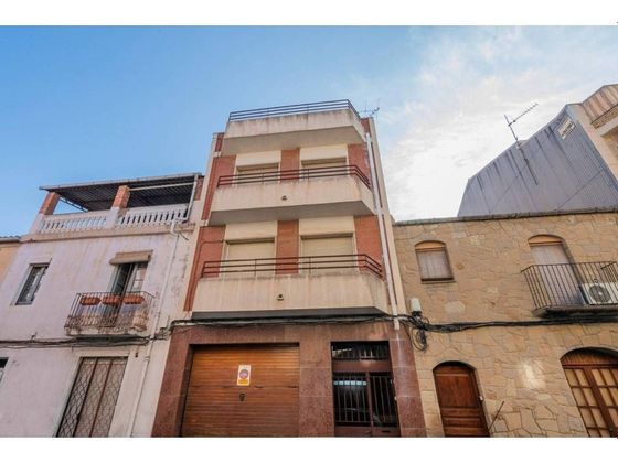 Foto 1 de Casa en venta en Sant Vicenç de Castellet de 4 habitaciones con terraza y garaje