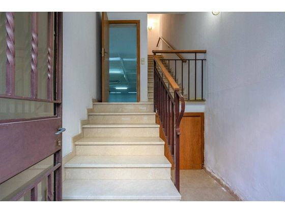 Foto 2 de Casa en venta en Sant Vicenç de Castellet de 4 habitaciones con terraza y garaje