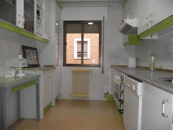 Foto 1 de Pis en venda a Centro - Puertollano de 4 habitacions amb garatge i aire acondicionat