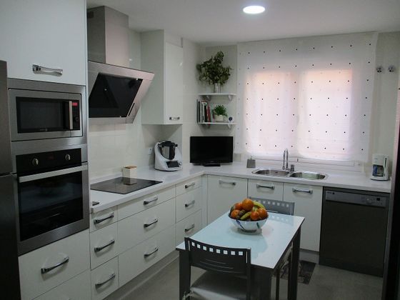 Foto 2 de Piso en venta en El Poblado - Abulagar de 3 habitaciones con garaje y aire acondicionado