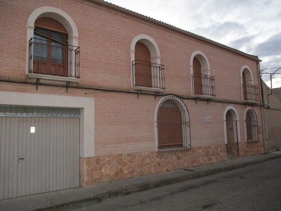 Foto 1 de Casa adossada en venda a calle Barquillo de 7 habitacions amb terrassa i piscina