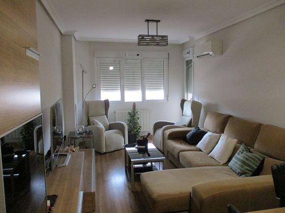 Foto 1 de Piso en venta en El Poblado - Abulagar de 3 habitaciones con garaje y balcón