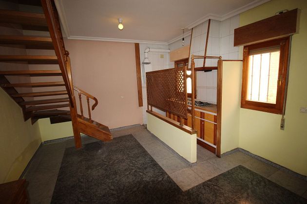 Foto 2 de Casa adossada en venda a Almodóvar del Campo de 4 habitacions amb balcó i aire acondicionat