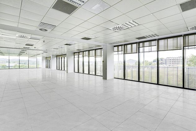 Foto 1 de Oficina en lloguer a Can Mates  - Volpelleres de 556 m²
