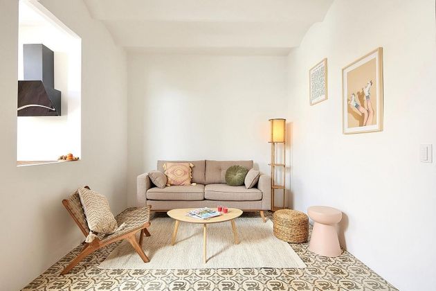 Foto 2 de Piso en venta en Sant Andreu de Palomar de 2 habitaciones con aire acondicionado y calefacción