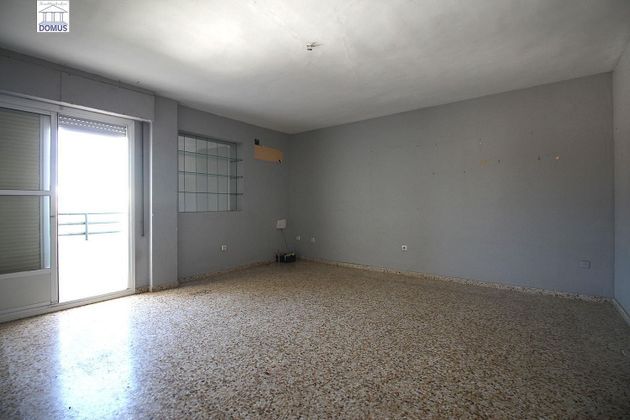 Foto 1 de Piso en venta en Montijo de 4 habitaciones con terraza y balcón