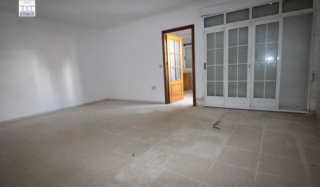 Foto 1 de Chalet en venta en Montijo de 6 habitaciones y 155 m²