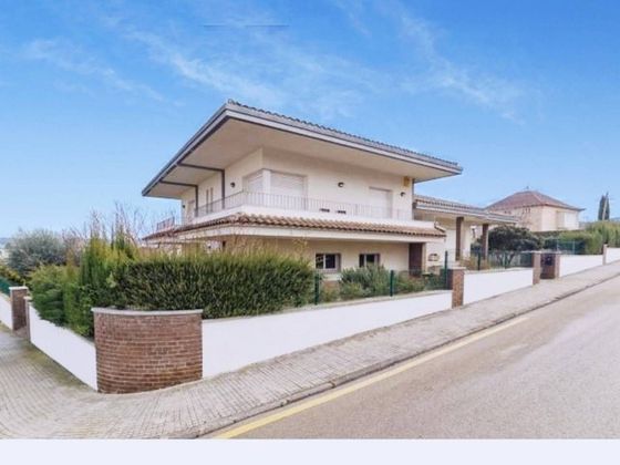 Foto 1 de Casa en venta en Caldes de Malavella de 4 habitaciones con terraza y garaje