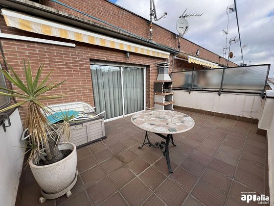 Foto 1 de Casa en venda a calle De Palet i Barba de 4 habitacions amb terrassa i garatge