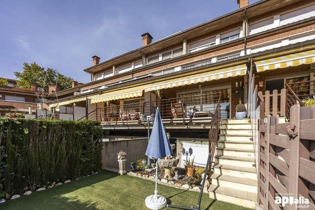 Foto 2 de Casa en venda a calle De Àngel Guimerà de 5 habitacions amb terrassa i piscina