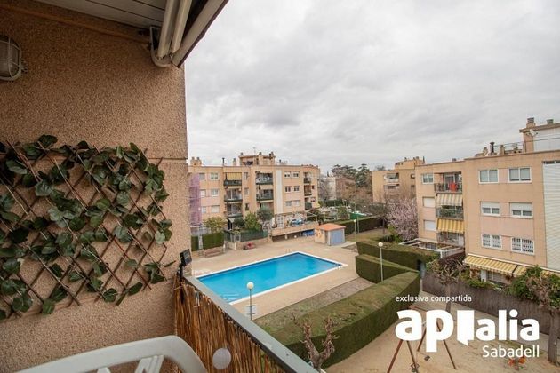 Foto 1 de Piso en venta en Centre - Eixample – Can Llobet – Can Serra de 3 habitaciones con piscina y balcón