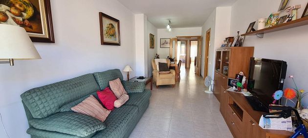 Foto 1 de Piso en venta en Centre - Castellar del Vallès de 2 habitaciones con terraza y piscina