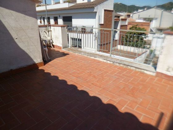 Foto 2 de Casa en venda a Centre - Pineda de Mar de 5 habitacions amb terrassa i jardí