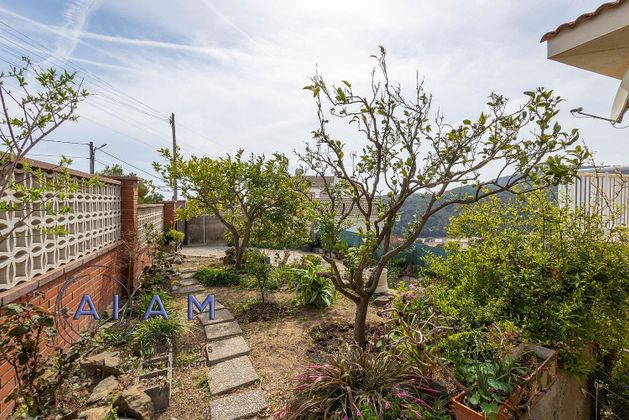 Foto 2 de Casa rural en venta en Santa Susanna de 3 habitaciones con terraza y jardín