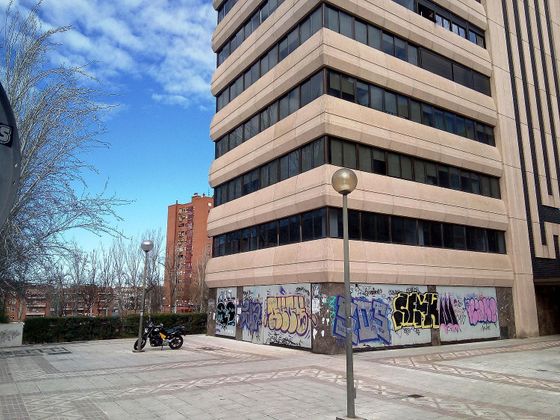 Foto 2 de Local en venda a calle De Valderribas Madrid de 151 m²