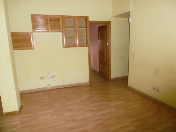 Foto 2 de Venta de piso en calle Cáceres de 3 habitaciones con ascensor