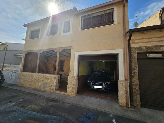 Foto 1 de Casa adossada en venda a Villasequilla de 4 habitacions amb garatge i aire acondicionat