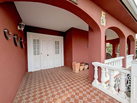 Foto 1 de Casa en venta en Guadamur de 6 habitaciones con terraza y garaje