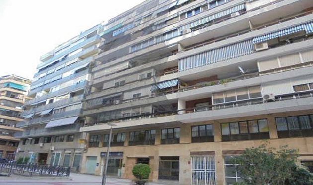 Foto 1 de Pis en venda a Alicante de 4 habitacions amb balcó i calefacció