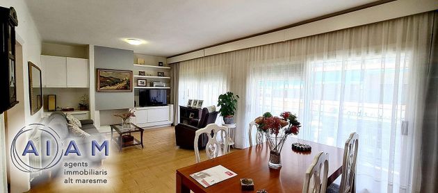 Foto 1 de Piso en venta en Poblenou de 4 habitaciones con terraza y balcón