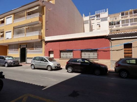 Foto 1 de Venta de chalet en calle Pere de 4 habitaciones con terraza y piscina