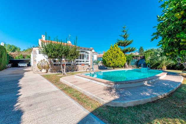 Foto 1 de Chalet en venta en Almajada-Ravel de 3 habitaciones con terraza y piscina
