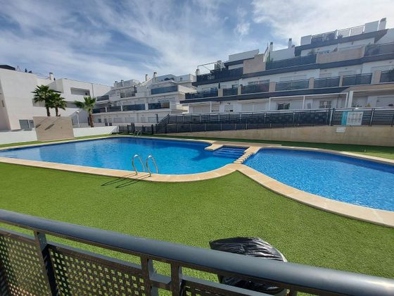 Foto 2 de Àtic en venda a calle Escandinavia de 3 habitacions amb terrassa i piscina