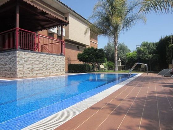 Foto 2 de Casa en venta en Almajada-Ravel de 4 habitaciones con terraza y piscina