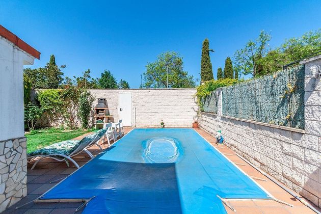 Foto 1 de Casa en venda a Cabanillas del Campo de 3 habitacions amb piscina i garatge