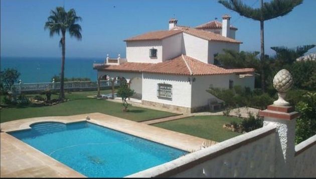 Foto 1 de Xalet en venda a calle Pinar de Mezquitilla de 4 habitacions amb terrassa i piscina