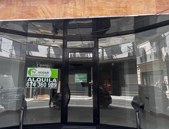 Foto 1 de Alquiler de local en calle De Málaga de 251 m²