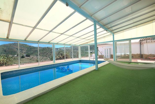 Foto 2 de Chalet en venta en avenida Villa del Castillo de 2 habitaciones con terraza y piscina