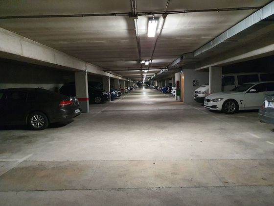 Foto 2 de Alquiler de garaje en calle Pintor Asarta de 16 m²
