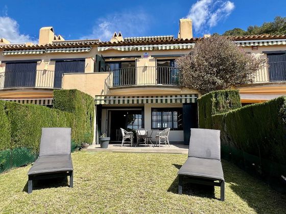 Foto 2 de Casa en venta en calle De la Brisa de 4 habitaciones con terraza y piscina