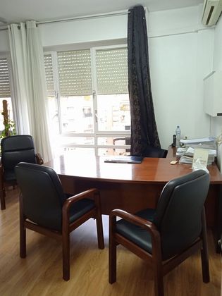 Foto 1 de Oficina en alquiler en La Nova Esquerra de l'Eixample de 13 m²