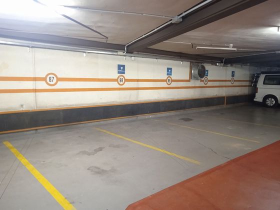 Foto 1 de Alquiler de garaje en Vila de Gràcia de 16 m²