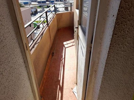 Foto 2 de Pis en venda a La Chanca - Pescadería de 3 habitacions amb terrassa