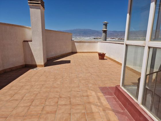 Foto 1 de Ático en venta en El Puerto - Romanilla de 2 habitaciones con terraza y calefacción