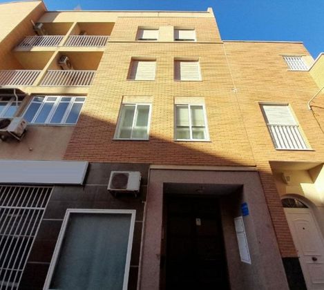Foto 2 de Venta de piso en calle Hermanos Alférez de 2 habitaciones con terraza y ascensor