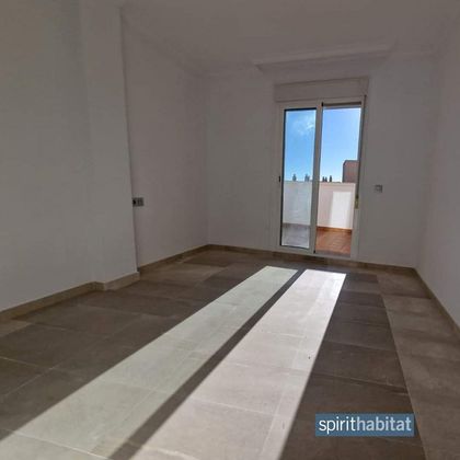 Foto 2 de Venta de piso en calle Coruna de 2 habitaciones con garaje y aire acondicionado