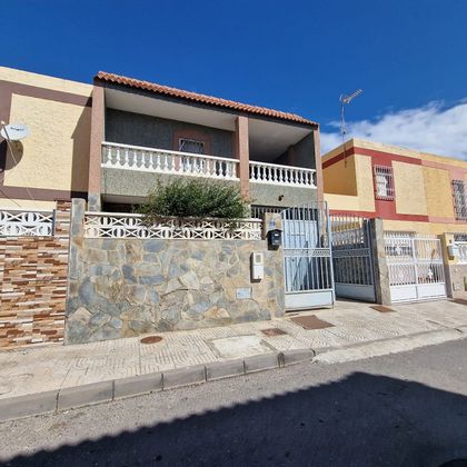 Foto 1 de Casa en venda a calle Ignacio de Zuloaga de 4 habitacions amb terrassa i garatge