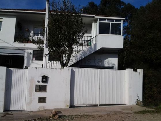 Foto 1 de Venta de chalet en Gondomar de 4 habitaciones con terraza y calefacción