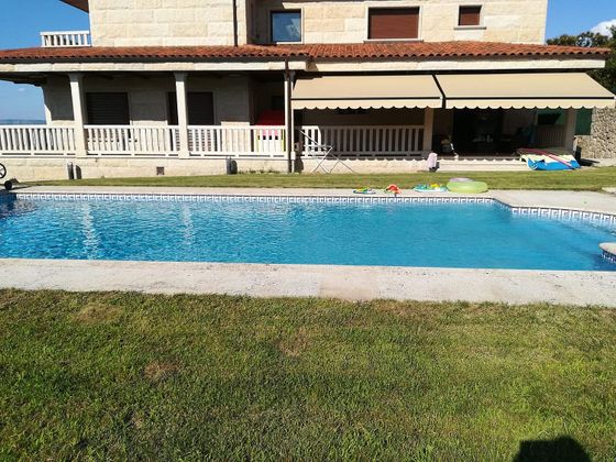 Foto 2 de Chalet en venta en San Cibrao das Viñas de 5 habitaciones con terraza y piscina
