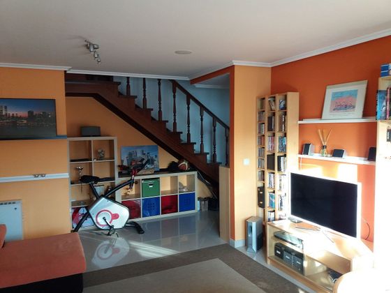 Foto 2 de Dúplex en venda a A Gándara de 3 habitacions amb terrassa i garatge