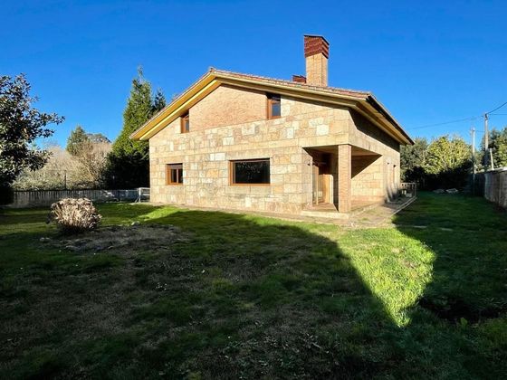 Foto 1 de Xalet en venda a Matamá - Beade - Bembrive - Valádares - Zamáns de 5 habitacions amb terrassa i garatge